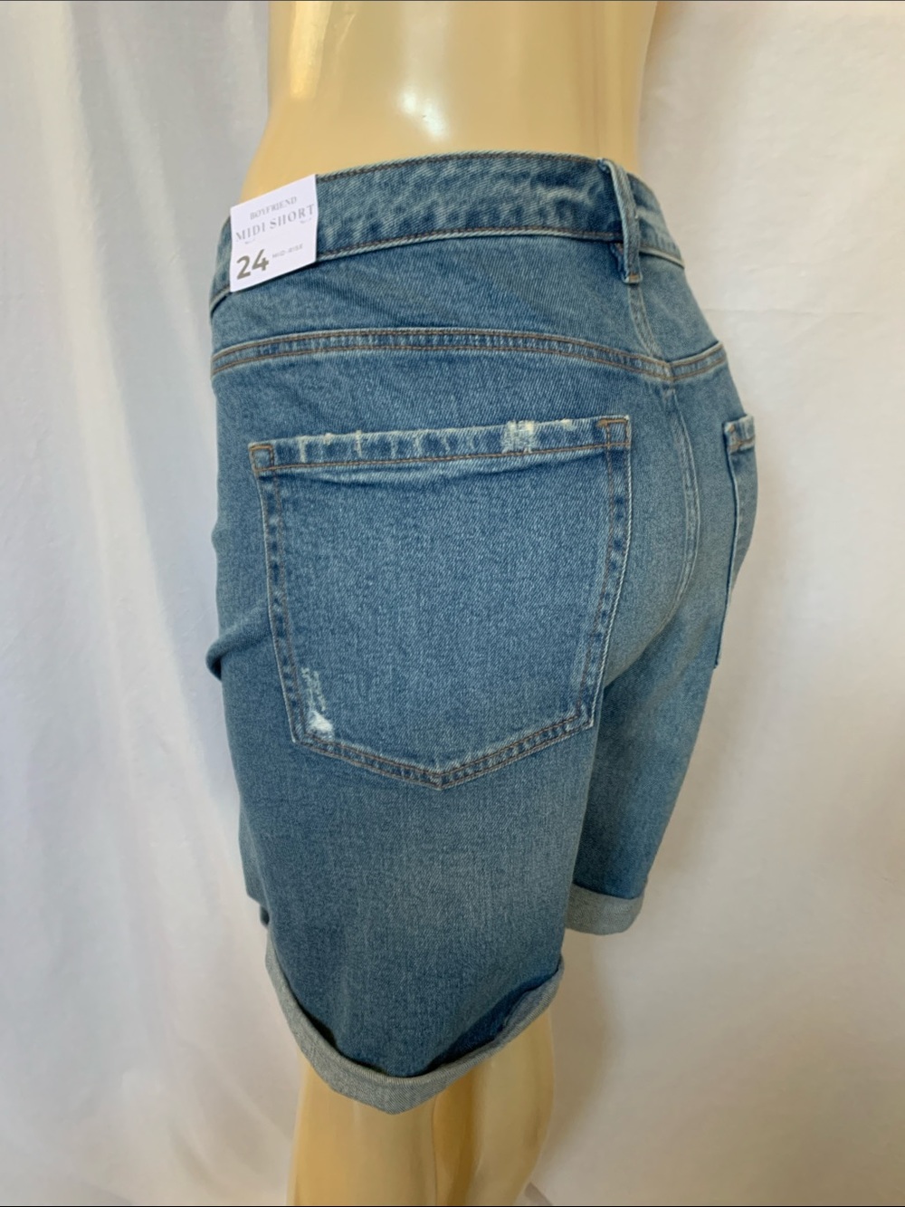 LANE BRYANT Boyfriend Midi Shorts Mid-Rise Shorts Size 24 Medium Blue NWT